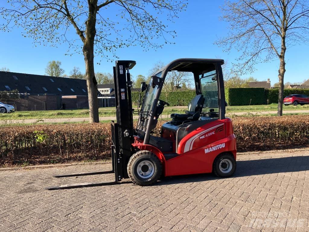 Manitou ME 425 Elektriniai šakiniai krautuvai