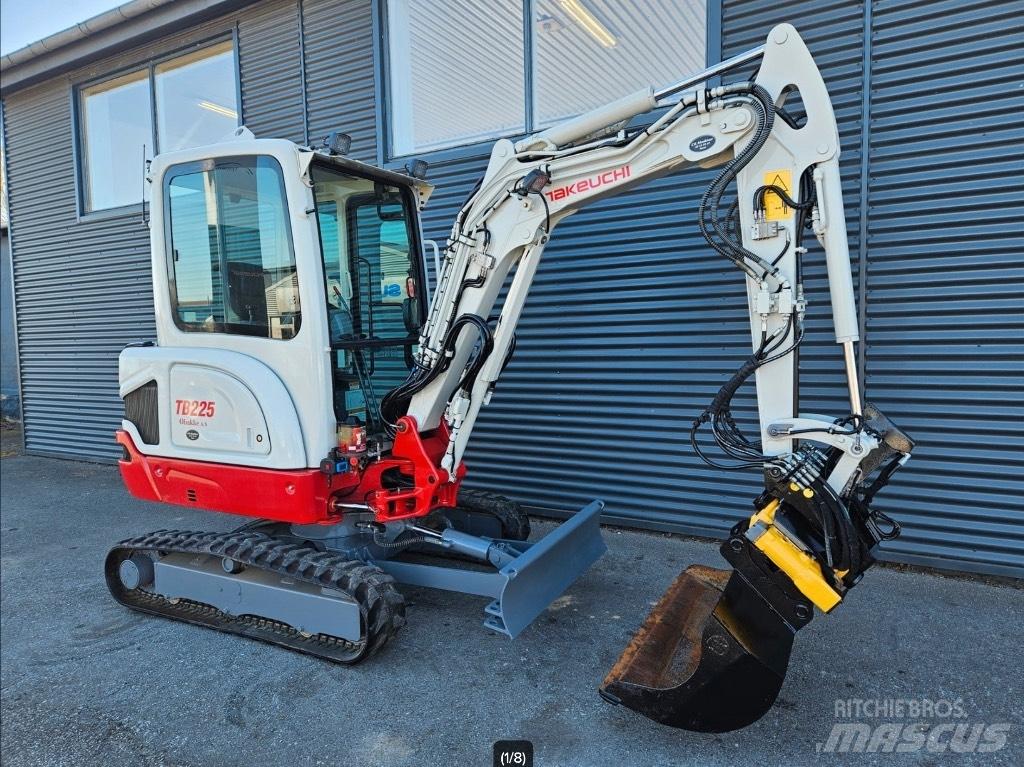 Takeuchi TB 225 Mini ekskavatoriai < 7 t