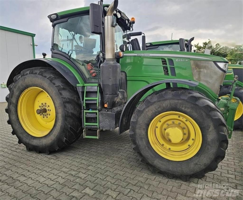 John Deere 6250 R Traktoriai