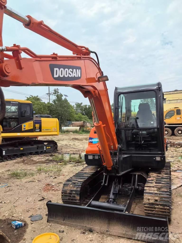 Doosan DX 60 Vikšriniai ekskavatoriai