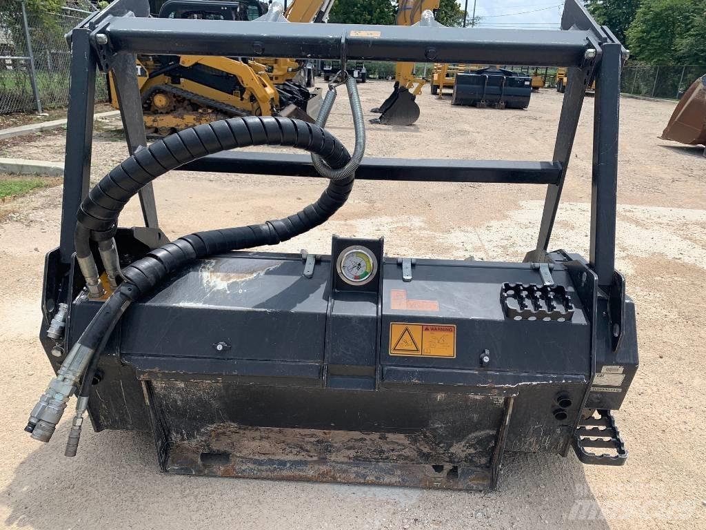 CAT HM415C Kiti naudoti statybos komponentai