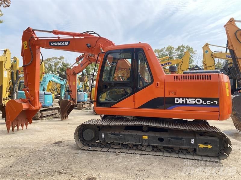 Doosan DX150 Vikšriniai ekskavatoriai
