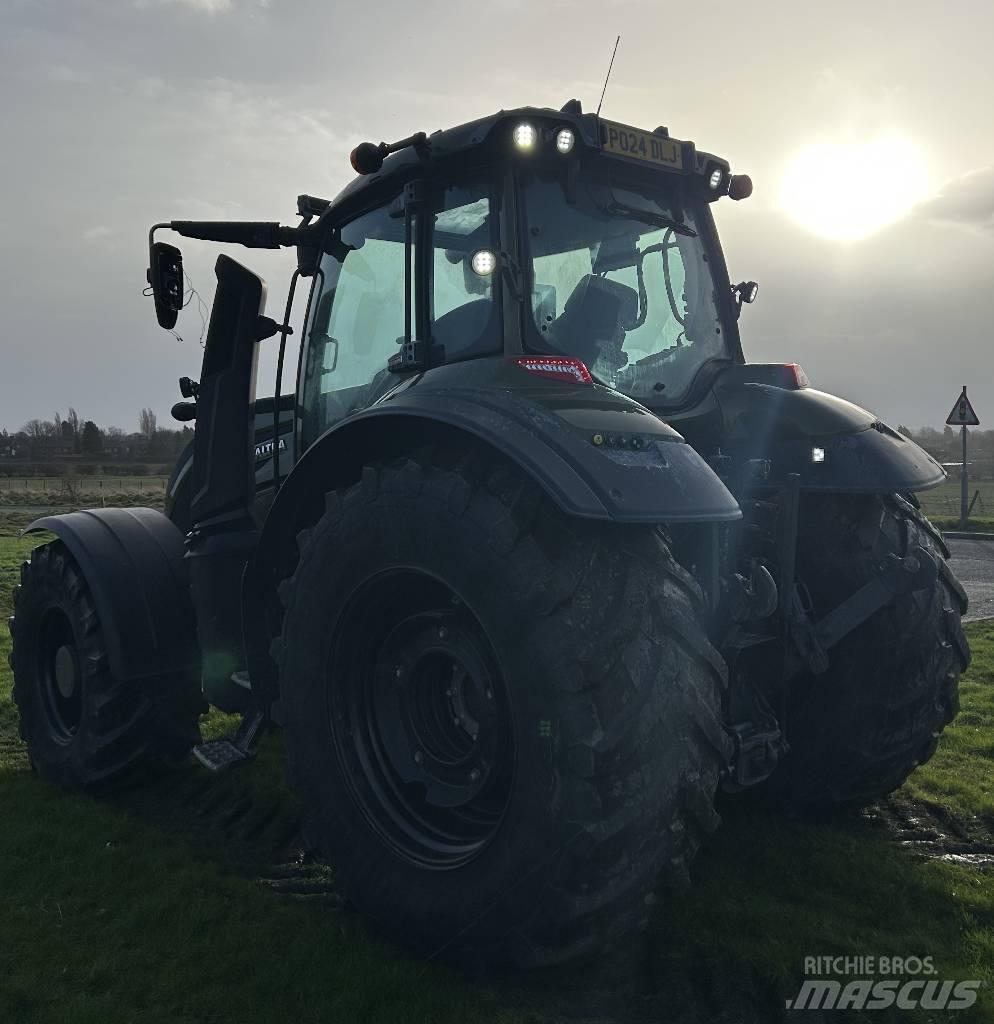 Valtra T235 Traktoriai