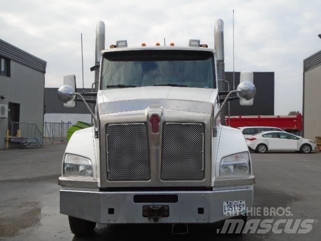 Kenworth T 880 Naudoti vilkikai