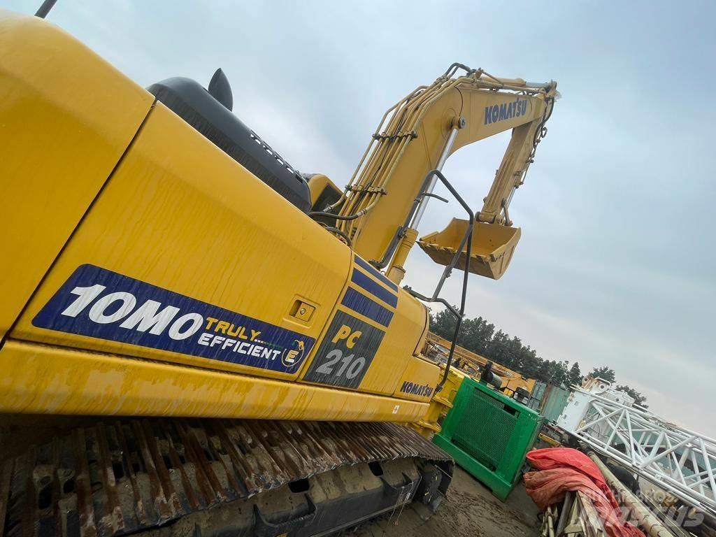 Komatsu PC210-10MO Vikšriniai ekskavatoriai