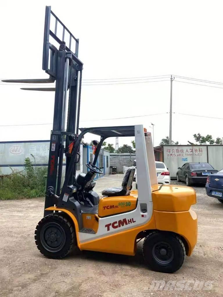 TCM FD 30 Dyzeliniai krautuvai