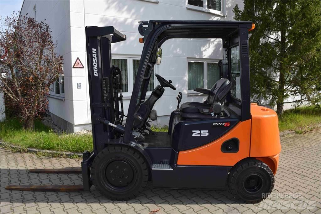 Doosan D 25 S-5 Dyzeliniai krautuvai