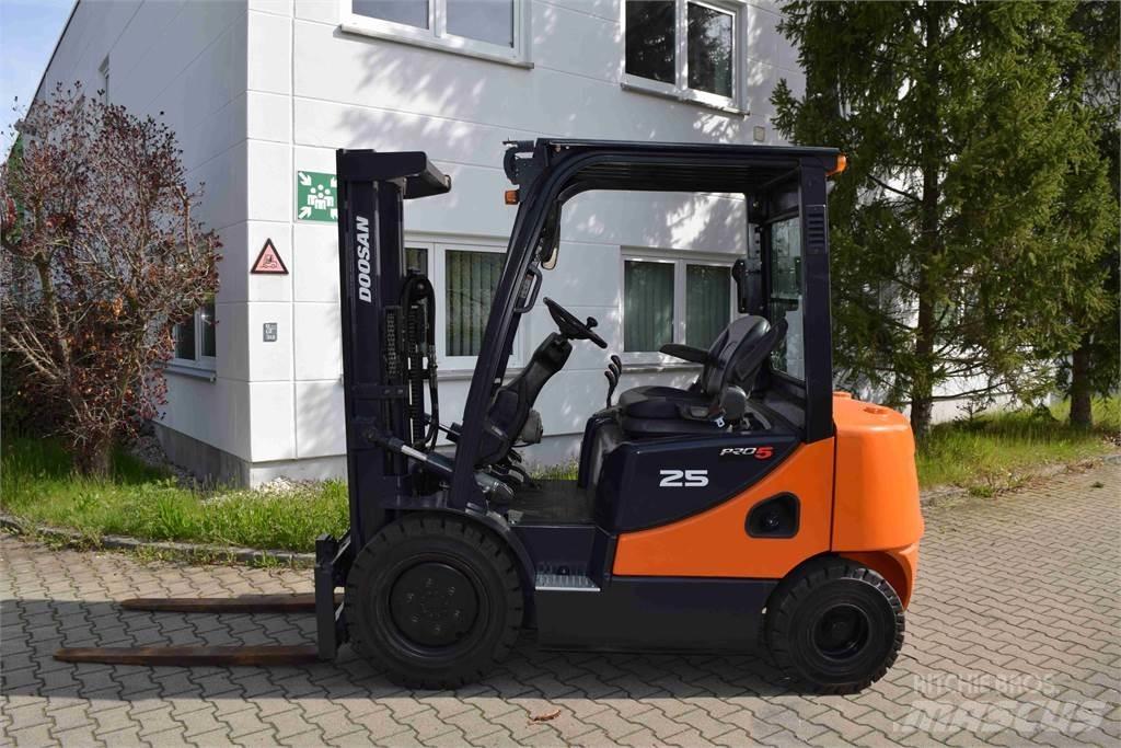 Doosan D 25 S-5 Dyzeliniai krautuvai