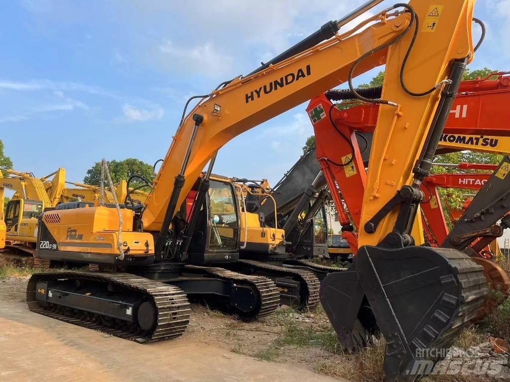 Hyundai R220LC-9S Ratiniai ekskavatoriai