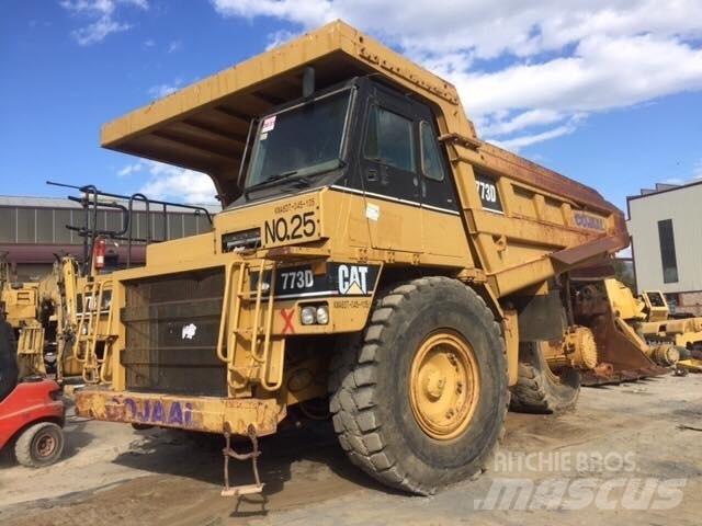 CAT 773D Atliekų išvežimo technika