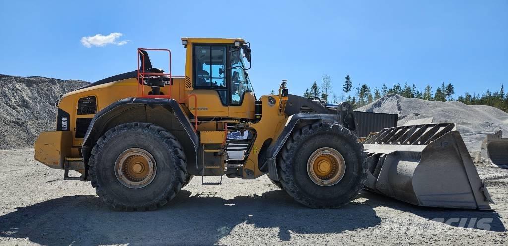 Volvo L 260 H Naudoti ratiniai krautuvai