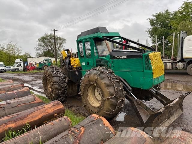 Timberjack 240C Skiedrovežiai