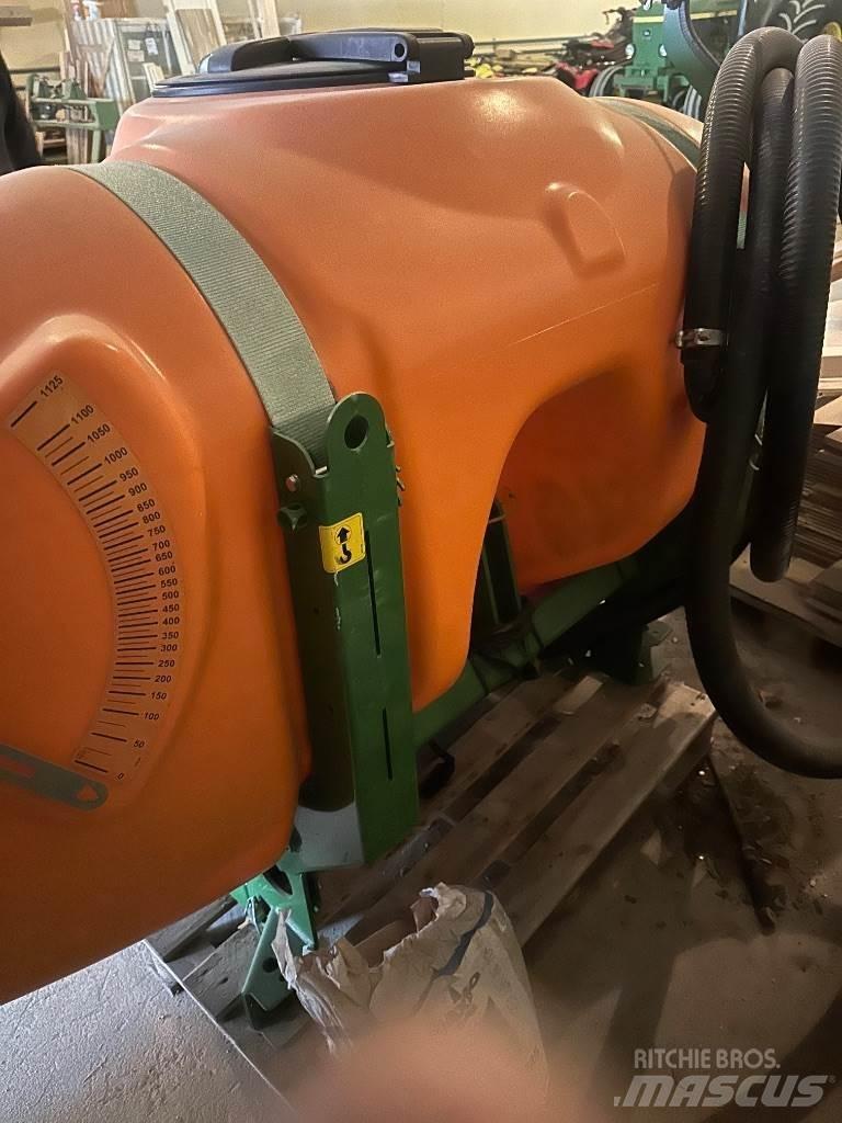 Amazone UF1201 Įmontuoti purkštuvai