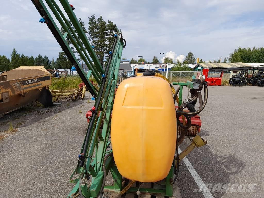Junkkari 3/700/12 Įmontuoti purkštuvai