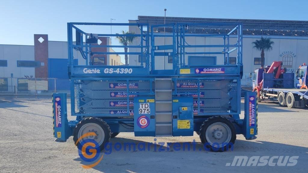 Genie GS 4390 Žirkliniai keltuvai