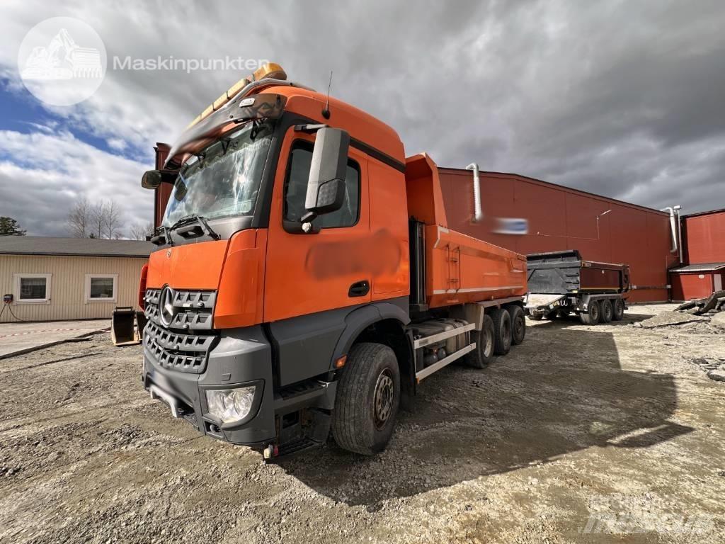 Mercedes-Benz Arocs Savivarčių priekabų vilkikai