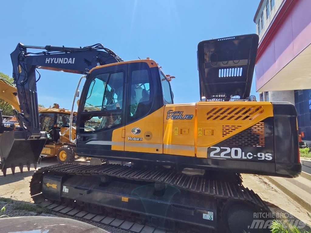 Hyundai Robex 220 LC Vikšriniai ekskavatoriai