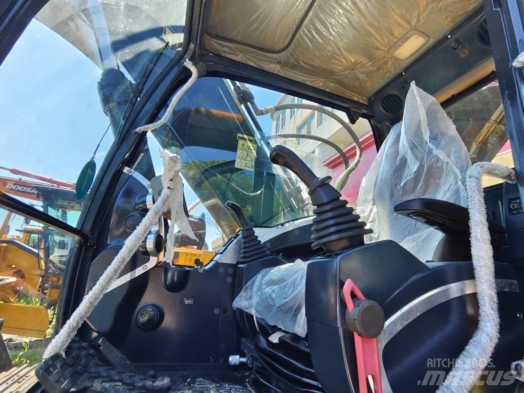 Hyundai Robex 220 LC Vikšriniai ekskavatoriai
