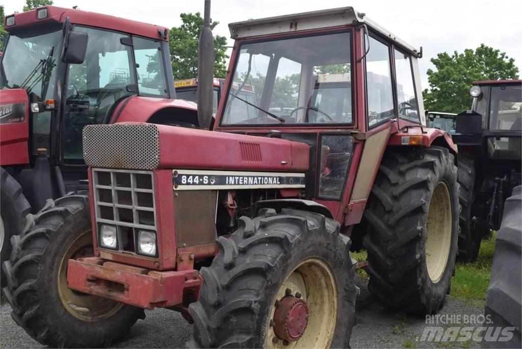 Case IH 844 A/S Traktoriai