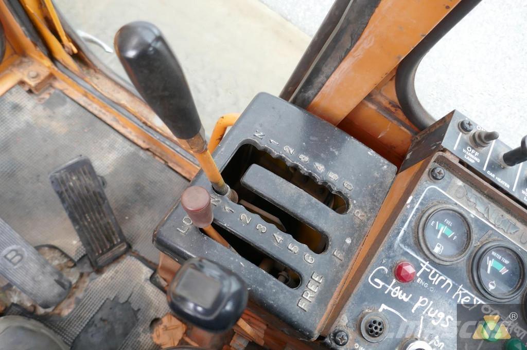 Mitsubishi MG300 Greideriai