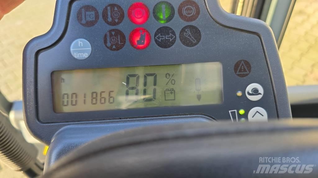 Jungheinrich EFG 115 Elektriniai šakiniai krautuvai