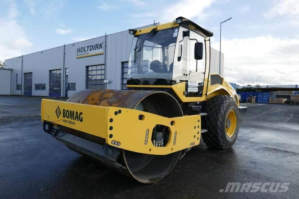 Bomag BW 213 D-5 Gruntiniai volai