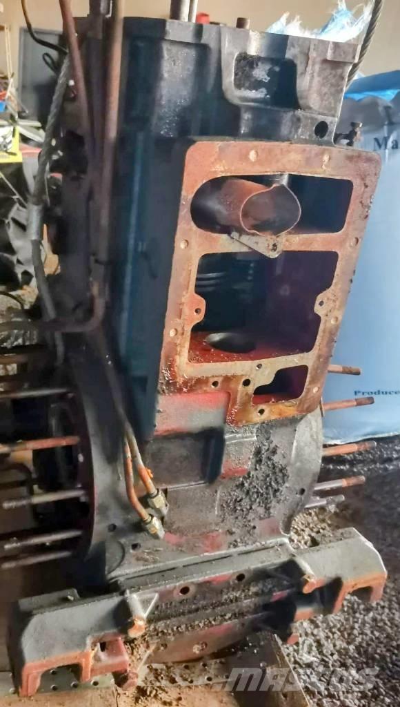 New Holland TM 120 Traktoriai