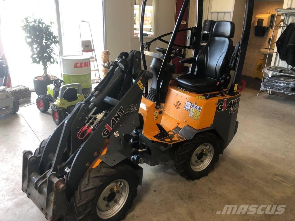 GiANT G 1200 Daugiafunkciniai pakrovėjai