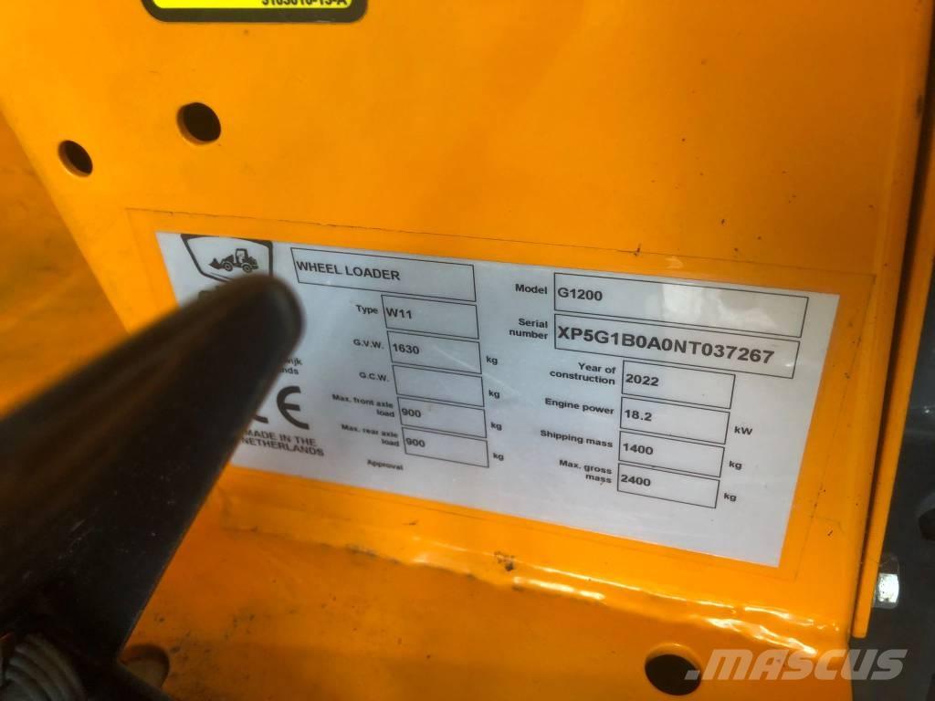 GiANT G 1200 Daugiafunkciniai pakrovėjai