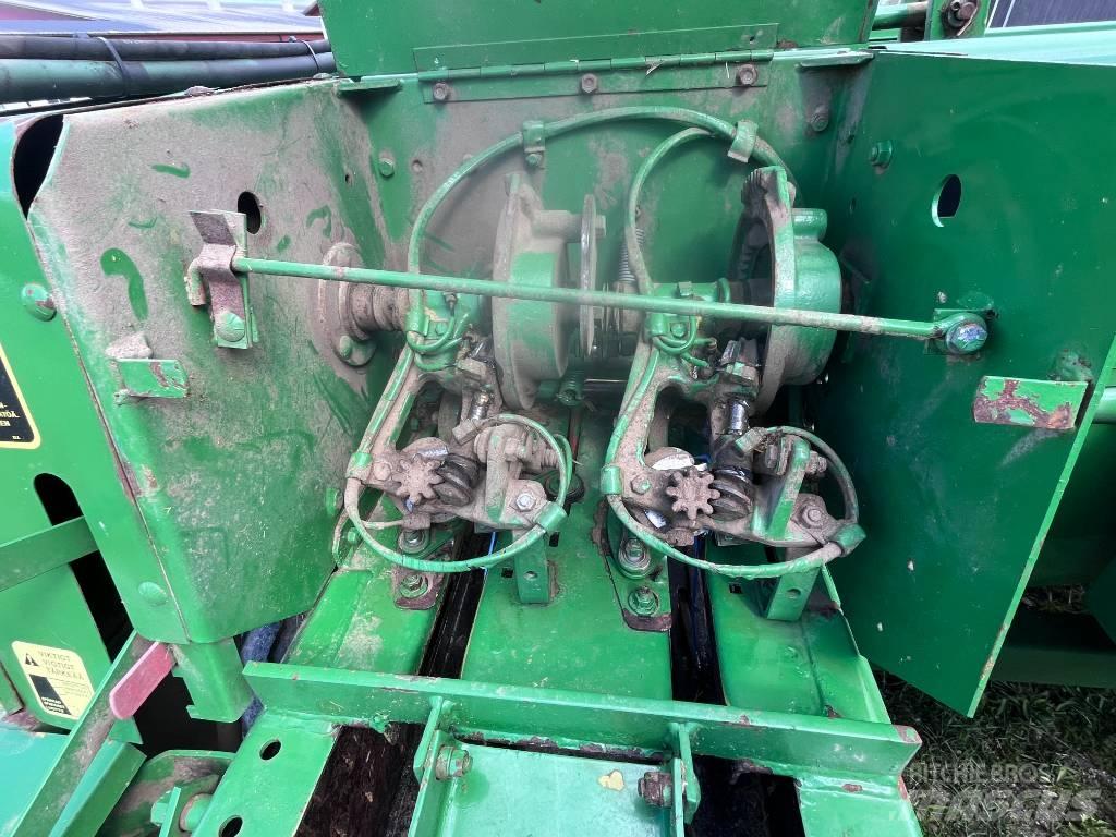 John Deere 359 Stačiakampių ryšulių presai