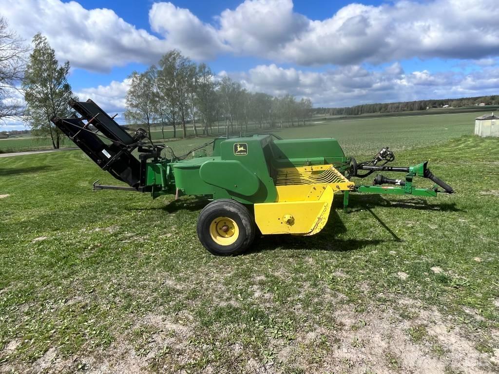 John Deere 359 Stačiakampių ryšulių presai