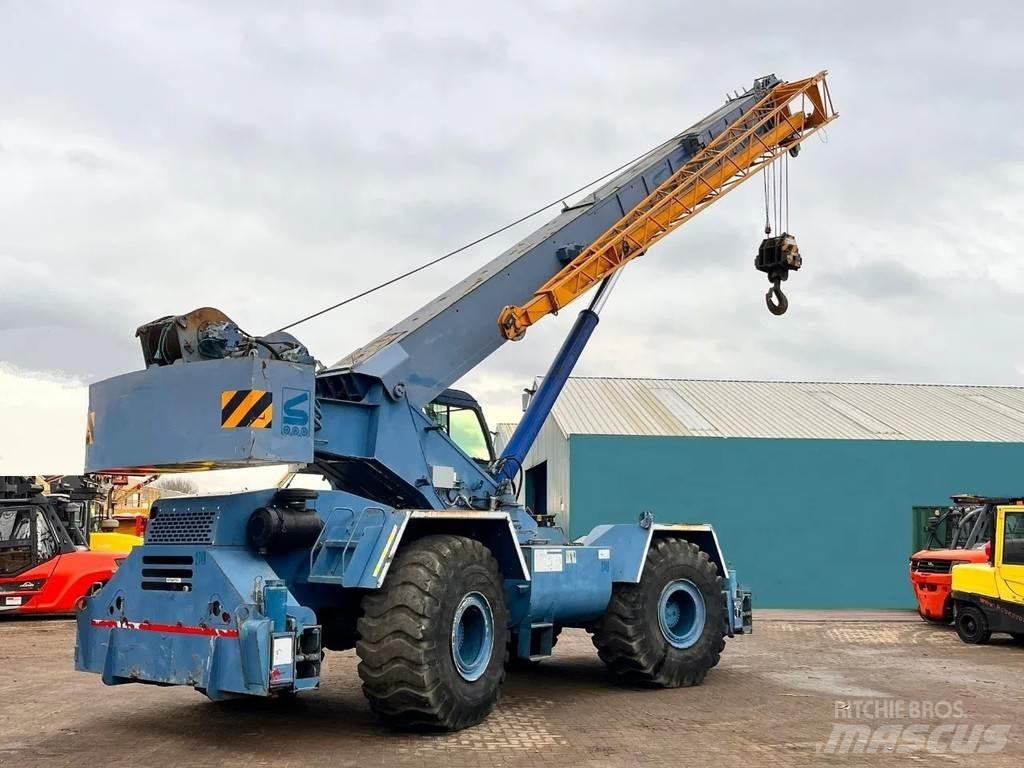Terex RT780 Neapdoroto reljefo kranai