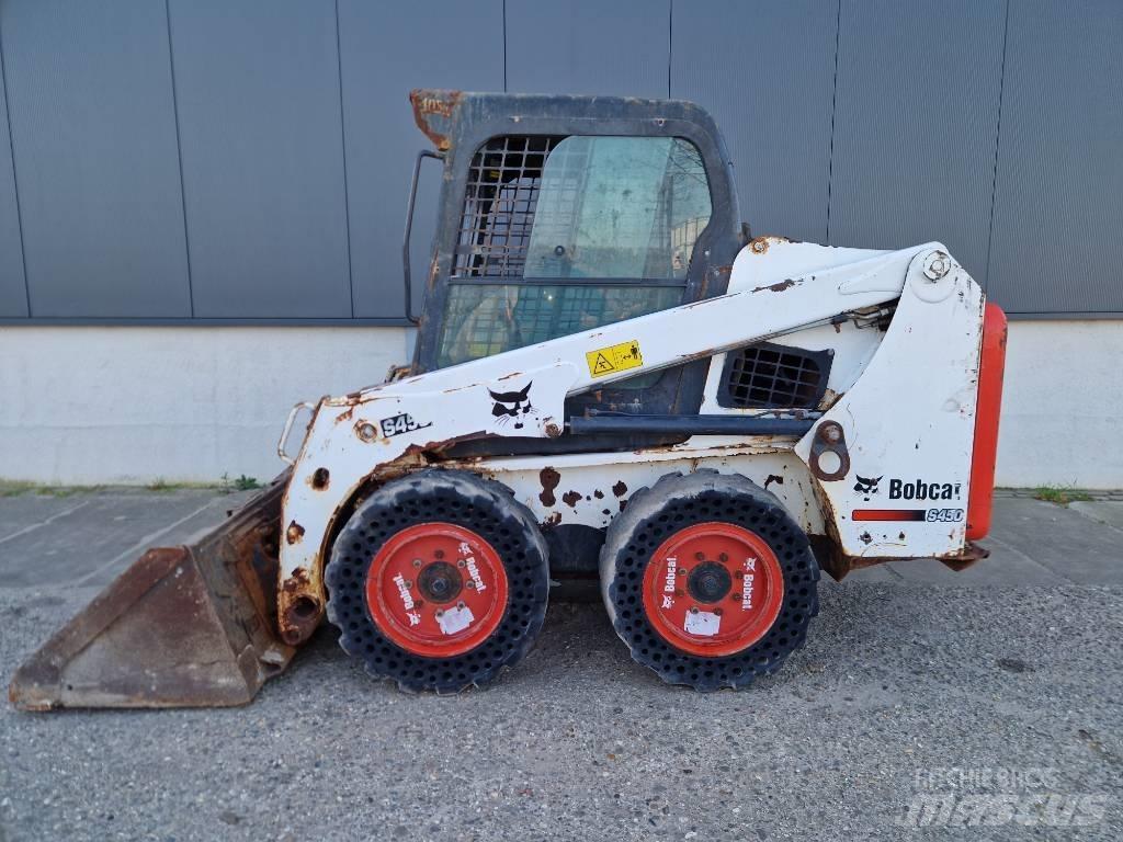 Bobcat S 450 Krautuvai su šoniniu pasukimu