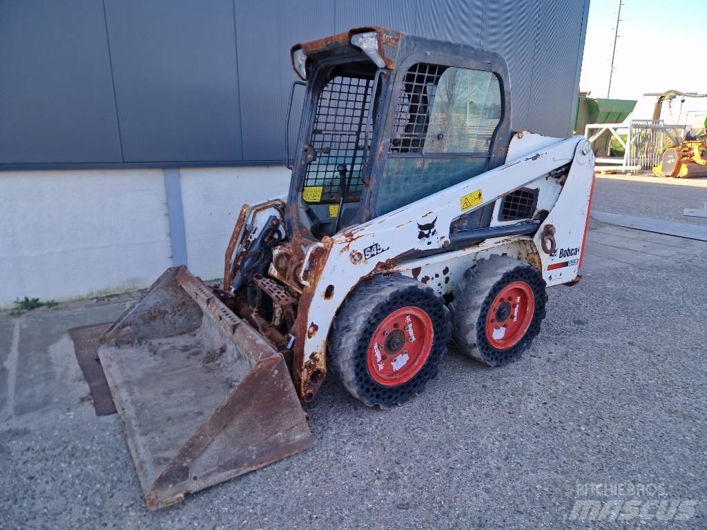 Bobcat S 450 Krautuvai su šoniniu pasukimu