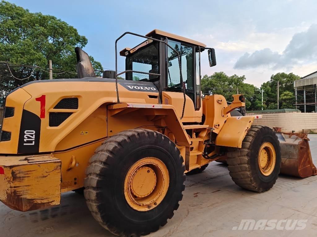 Volvo L 120 Naudoti ratiniai krautuvai