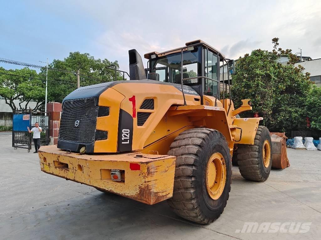 Volvo L 120 Naudoti ratiniai krautuvai