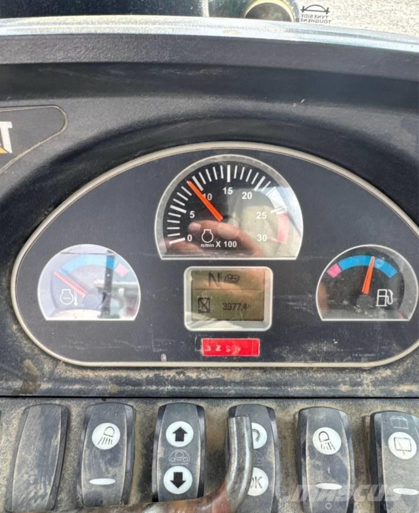 CAT 420 F Ekskavatoriniai krautuvai