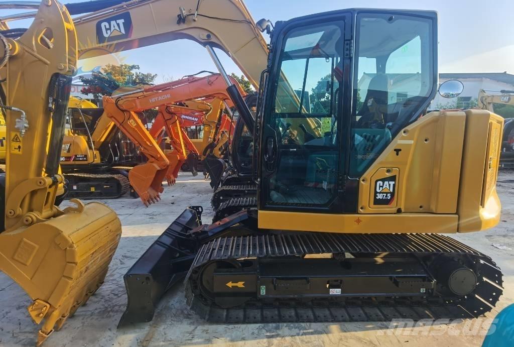 CAT 307.5 Vidutinės galios ekskavatoriai 7-12 t