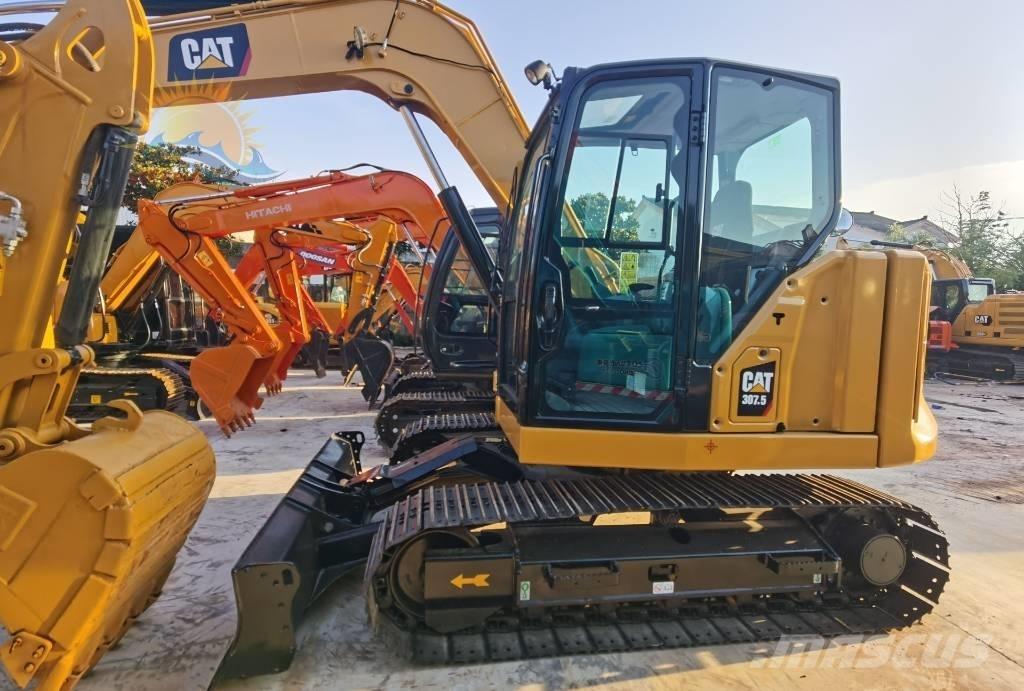 CAT 307.5 Vidutinės galios ekskavatoriai 7-12 t