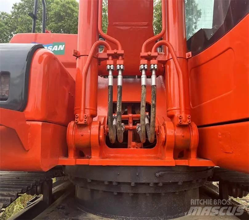 Doosan DX225LC-9C Vikšriniai ekskavatoriai