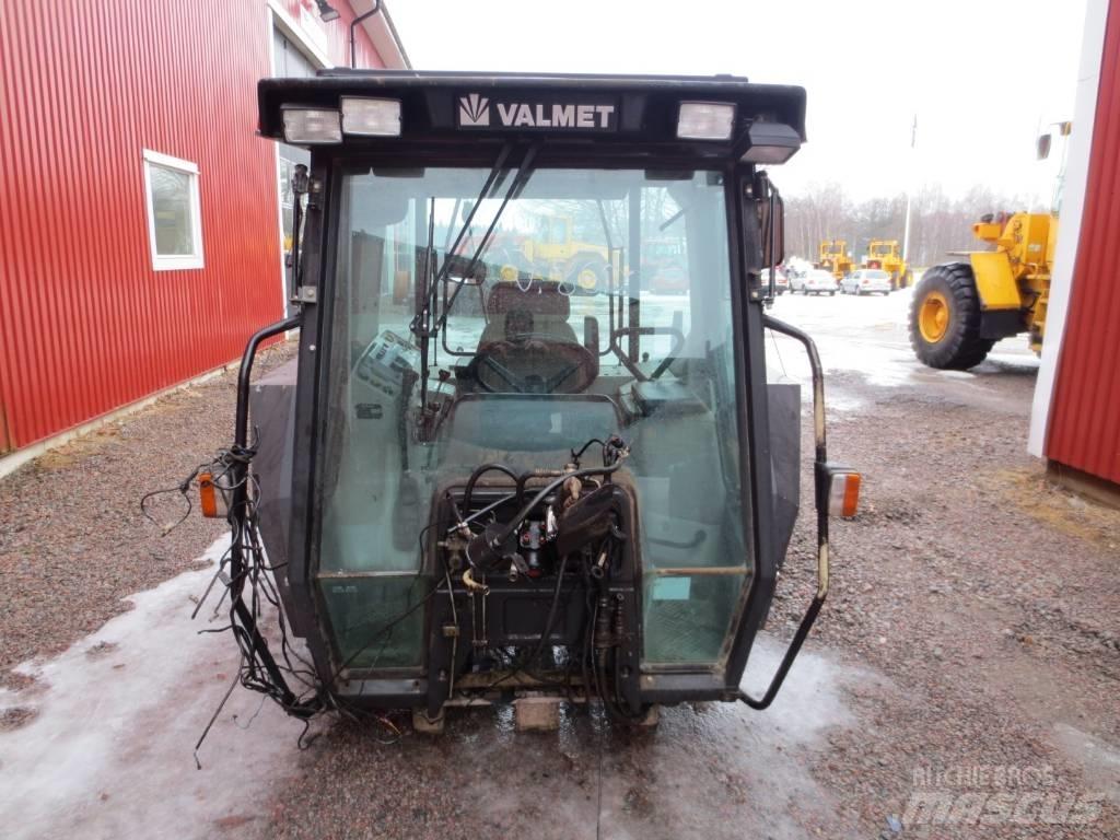 Valmet 8600 Kabinos