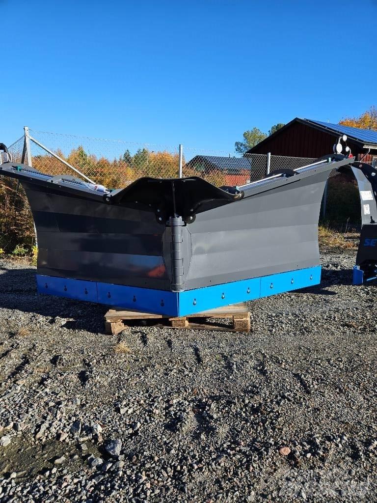 SE Equipment  3700 Plūgai