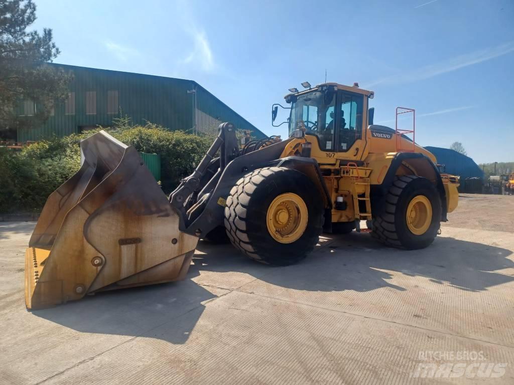 Volvo L 220 H Naudoti ratiniai krautuvai