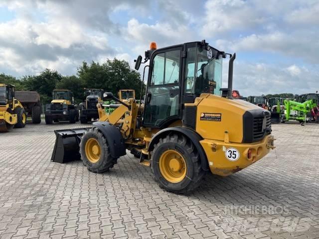 CAT 908 Naudoti ratiniai krautuvai