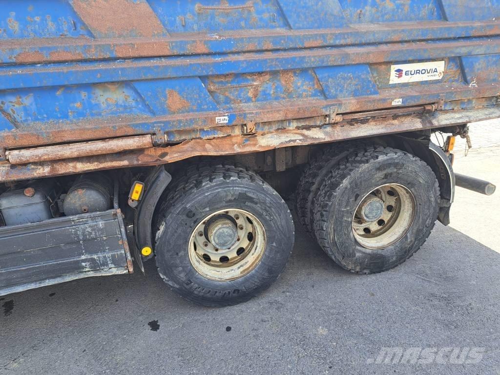 Tatra T 815-2 6x6 Savivarčių priekabų vilkikai
