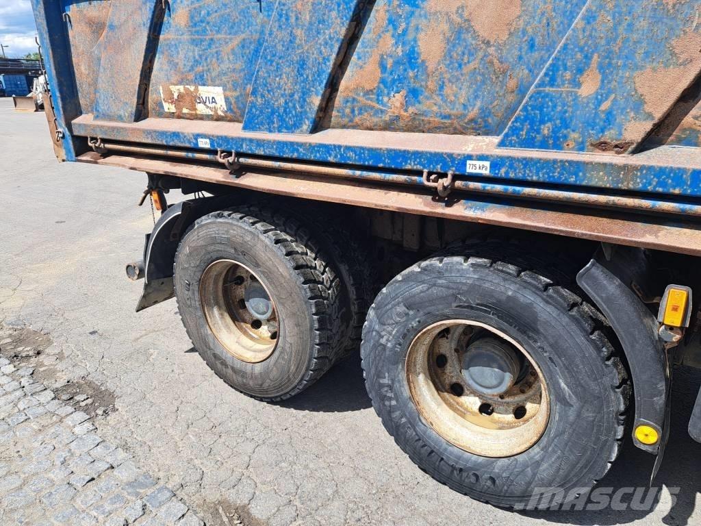 Tatra T 815-2 6x6 Savivarčių priekabų vilkikai