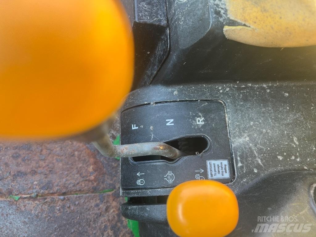 John Deere Gator TS Specializuotos paskirties technika