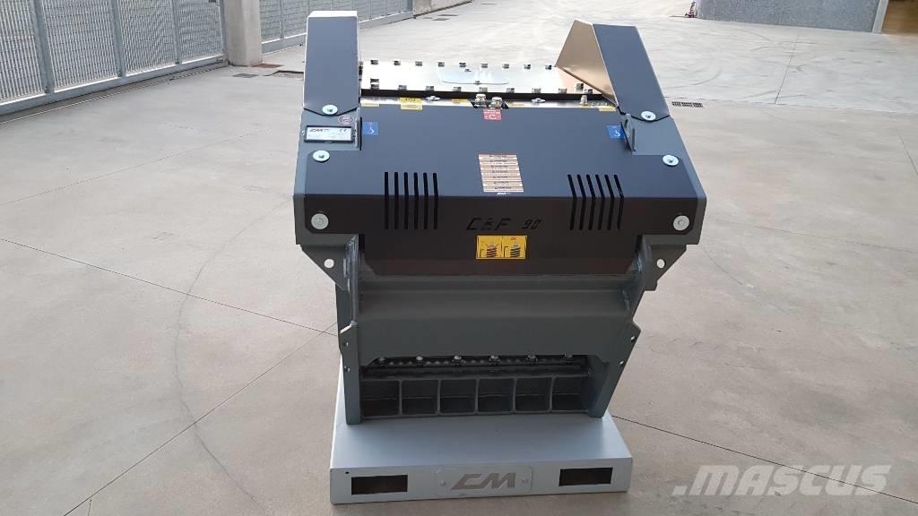 CM CBF 90 Smulkinimo kaušai