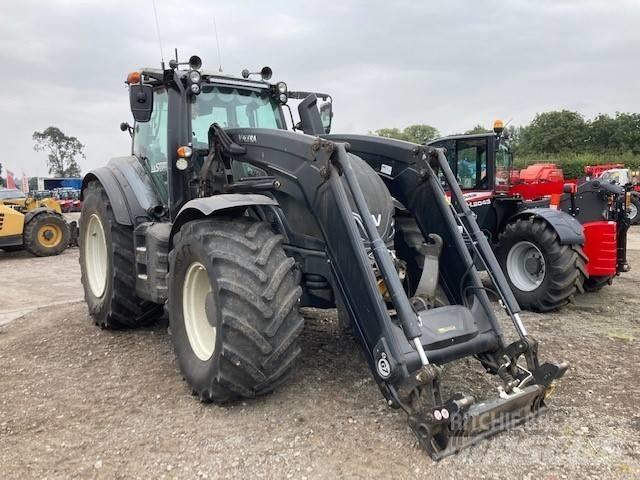 Valtra T214 Versu Traktoriai