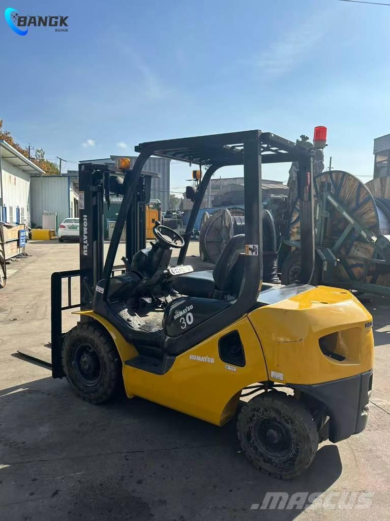 Komatsu FD 30 T-17 Dyzeliniai krautuvai